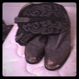 Steel tipped cowboy boots